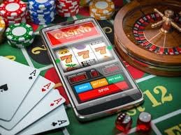 Filipino player using buenas mobile gaming platform on smartphone